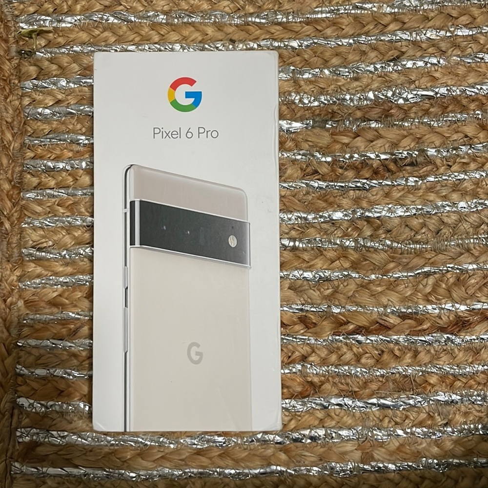 Unlocked Google Pixel 6 Pro - Cloudy White